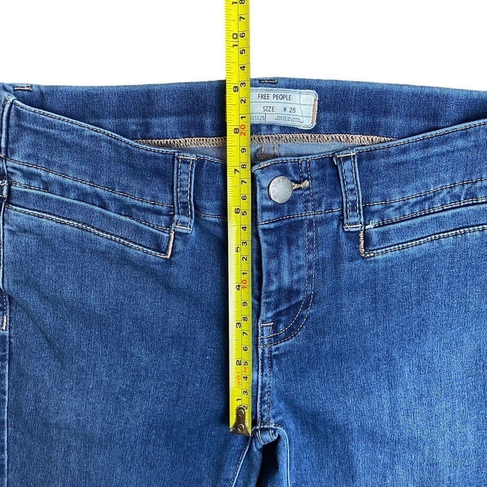 Free People Medium Wash Skinny Jeans Size W25. - Picture 7 of 11